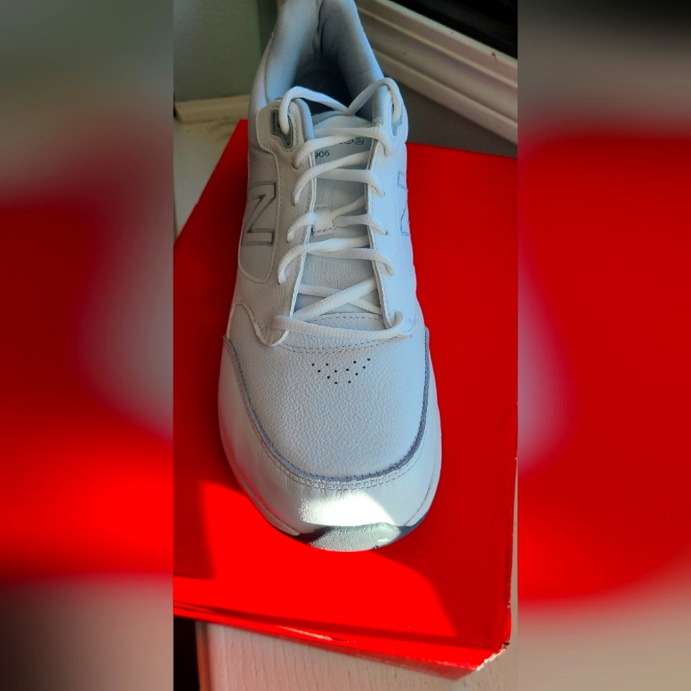 NB walking shoe